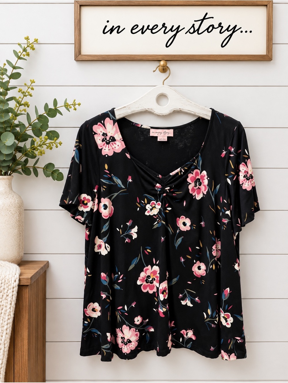 IN EVERY STORY Black Floral Short Sleeve Top Size 1X